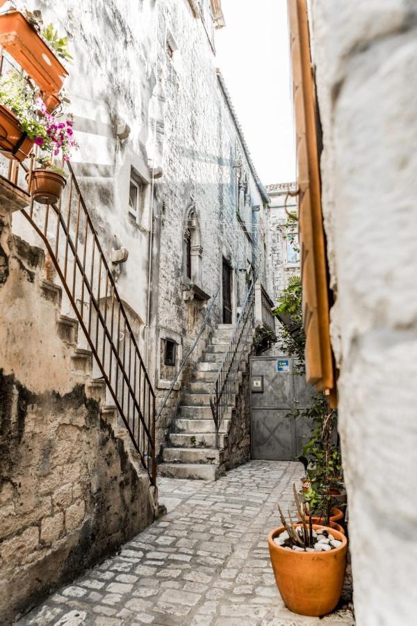 Apartment With Terrace And Sea View - Lucic Trogir Dış mekan fotoğraf