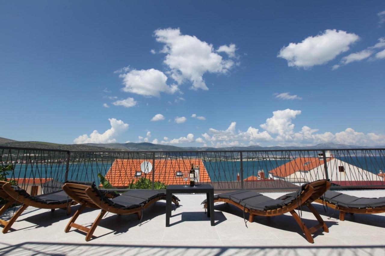 Apartment With Terrace And Sea View - Lucic Trogir Dış mekan fotoğraf