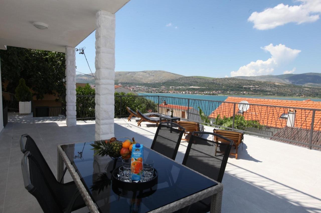 Apartment With Terrace And Sea View - Lucic Trogir Dış mekan fotoğraf