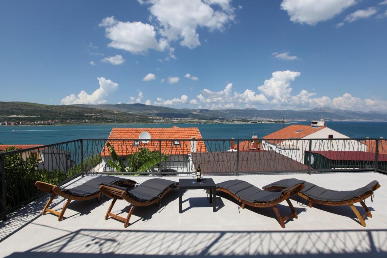 Apartment With Terrace And Sea View - Lucic Trogir Dış mekan fotoğraf