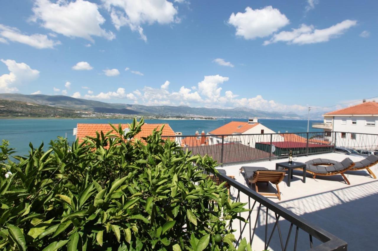 Apartment With Terrace And Sea View - Lucic Trogir Dış mekan fotoğraf