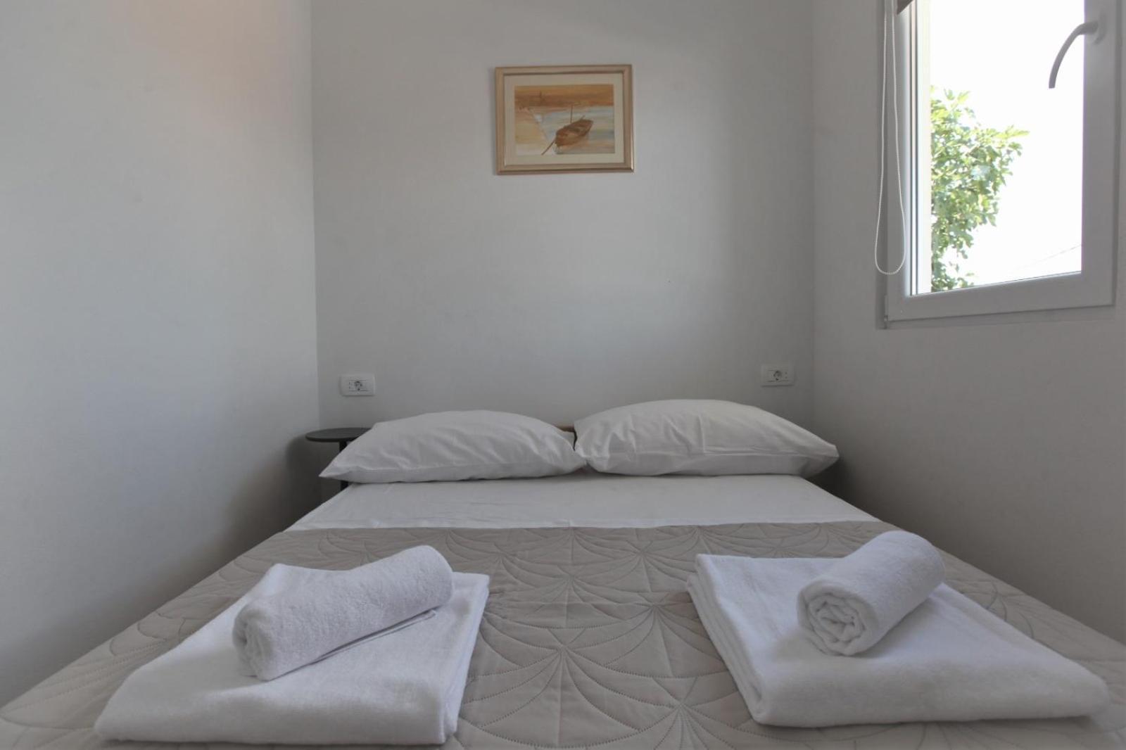 Apartment With Terrace And Sea View - Lucic Trogir Dış mekan fotoğraf