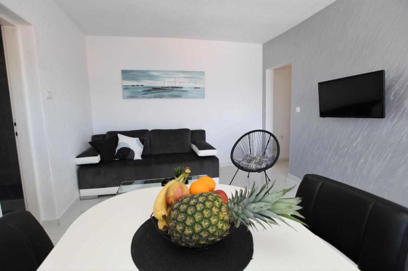 Apartment With Terrace And Sea View - Lucic Trogir Dış mekan fotoğraf