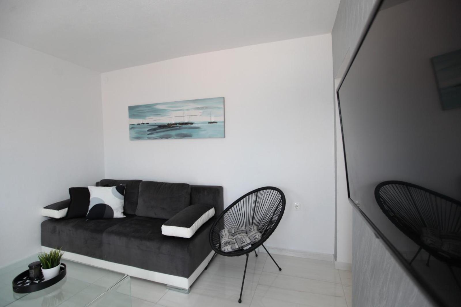 Apartment With Terrace And Sea View - Lucic Trogir Dış mekan fotoğraf