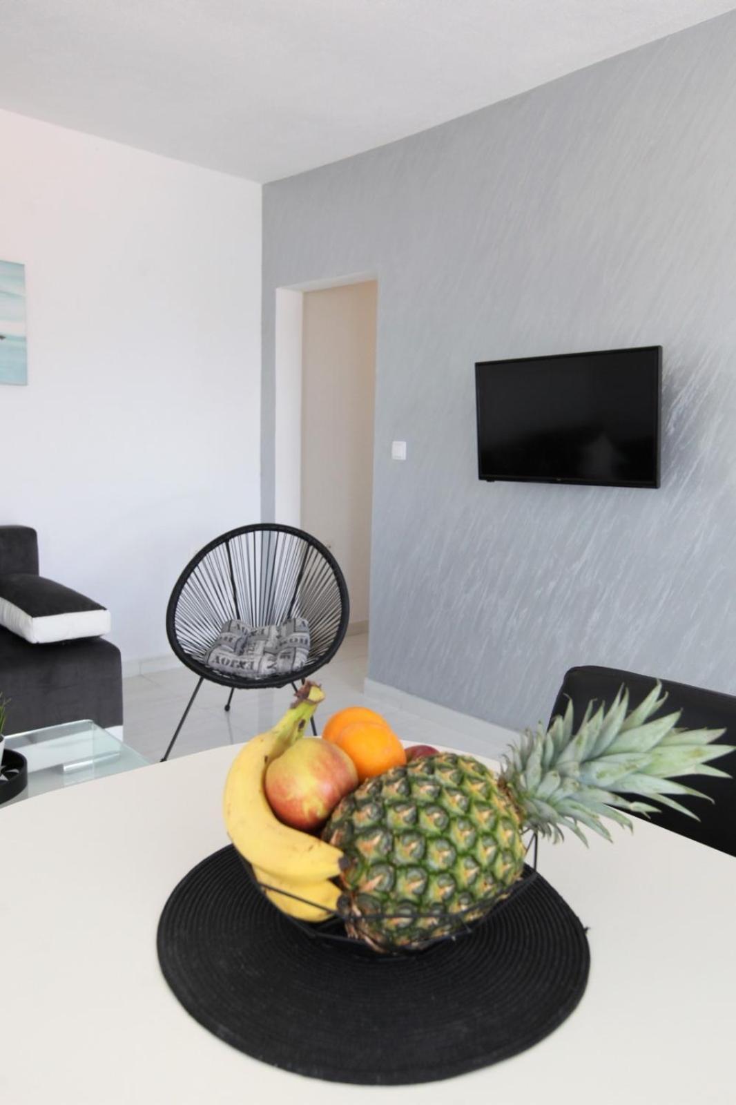 Apartment With Terrace And Sea View - Lucic Trogir Dış mekan fotoğraf